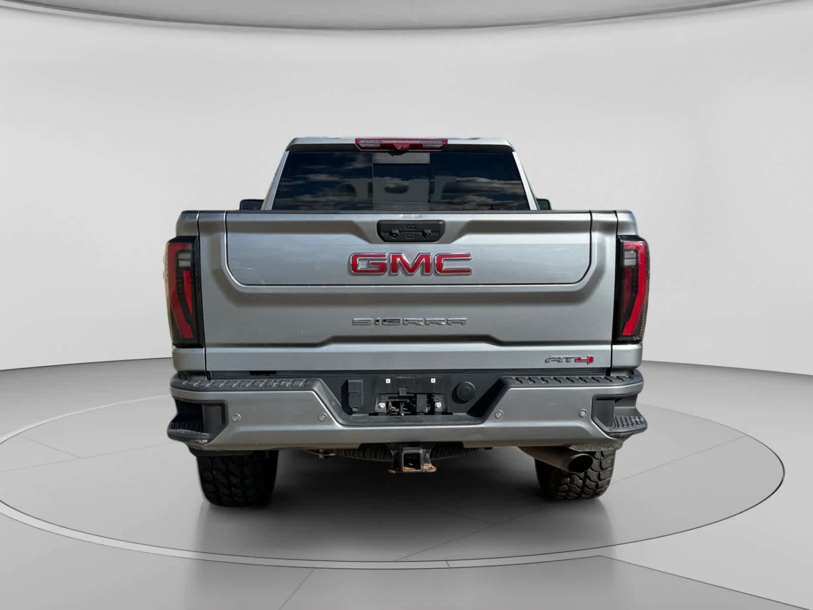 Used 2024 GMC Sierra 2500 AT4 w/ Technology Package AWD/4WD image 7
