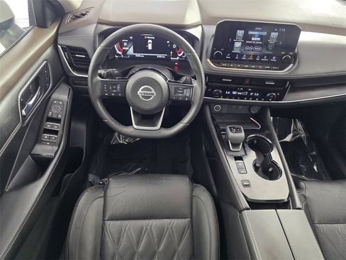 Used 2021 Nissan Rogue Platinum image 13