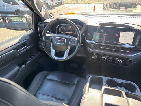 Used 2024 GMC Sierra 1500 SLT image 10