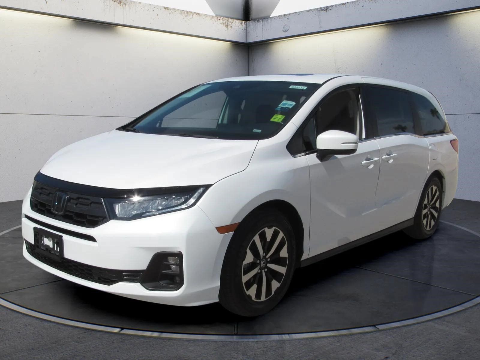 Certified 2025 Honda Odyssey EX-L image 1