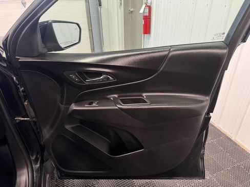 Used 2019 Chevrolet Equinox LT w/ Driver Convenience Package FWD image 19