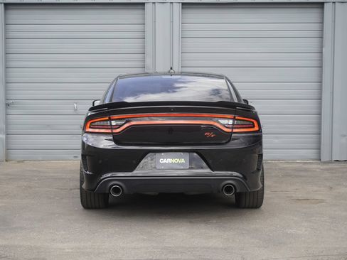 Used 2022 Dodge Charger R/T RWD image 4