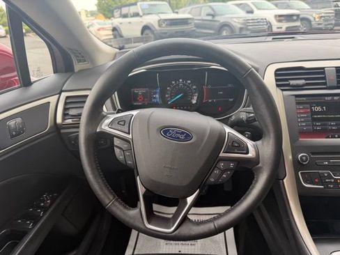 Used 2016 Ford Fusion SE w/ Equipment Group 202A AWD/4WD image 15