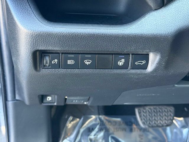 Certified 2021 Toyota RAV4 XLE Premium AWD/4WD image 26