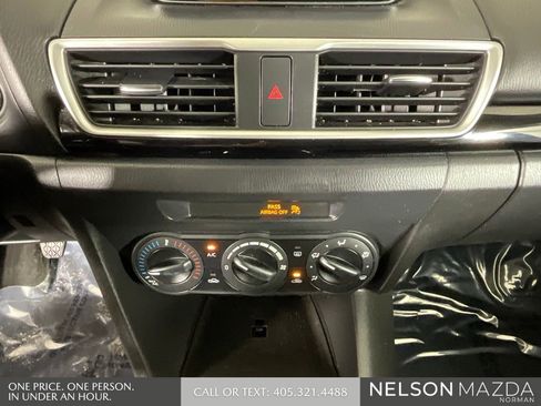 Used 2016 MAZDA MAZDA3 i Sport image 29