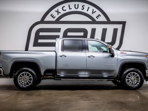 Used 2024 Chevrolet Silverado 2500 LTZ w/ LTZ Plus Package image 8