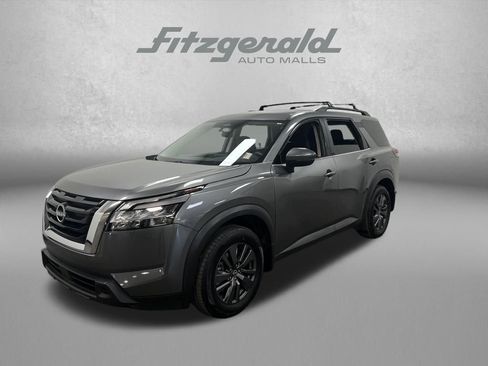 Used 2022 Nissan Pathfinder SV image 1