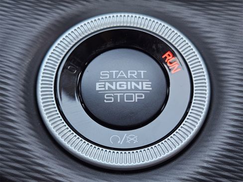 New 2025 Jeep Grand Cherokee Altitude image 21