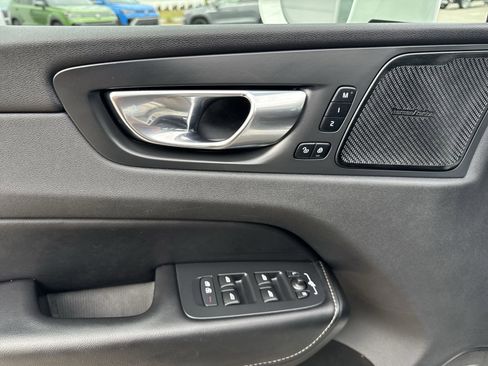 Used 2022 Volvo XC60 B5 Inscription w/ Climate Package image 23