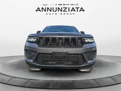 New 2025 Jeep Grand Cherokee Altitude image 8