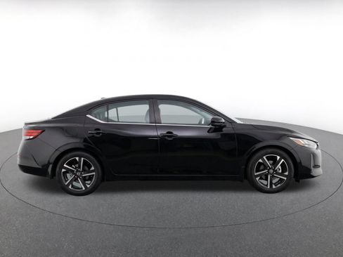 Used 2025 Nissan Sentra SV FWD image 10
