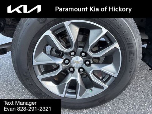Used 2023 Chevrolet Silverado 1500 LT AWD/4WD image 9