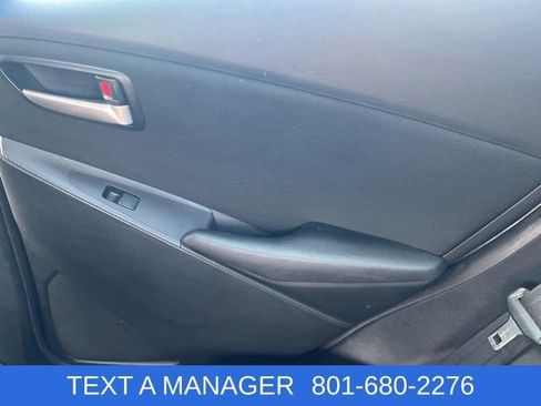 Used 2019 Toyota Yaris LE FWD image 32