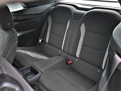 Used 2020 Chevrolet Camaro LT RWD image 17