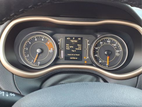 Used 2016 Jeep Cherokee Latitude w/ Comfort/Convenience Group image 22