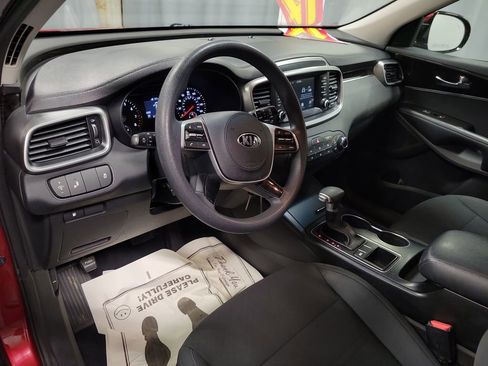 Used 2020 Kia Sorento LX image 14