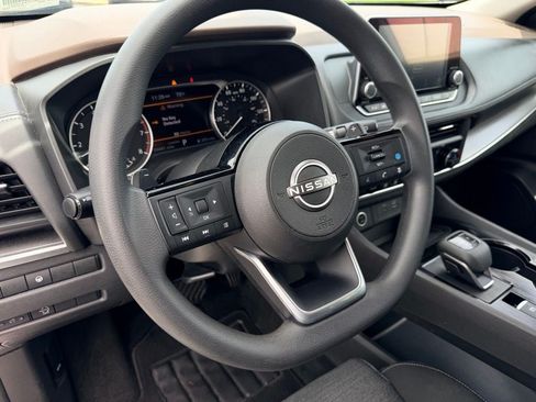 Used 2023 Nissan Rogue SV FWD image 24