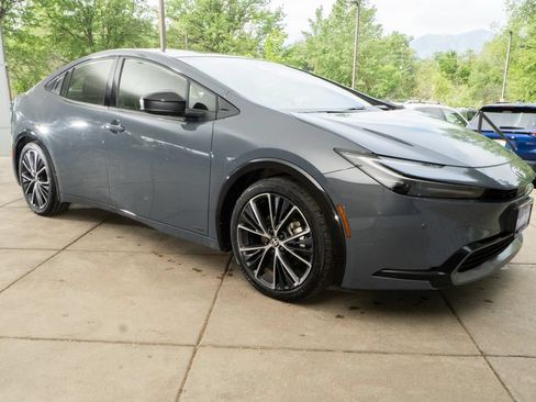 Used 2024 Toyota Prius XLE AWD/4WD image 2