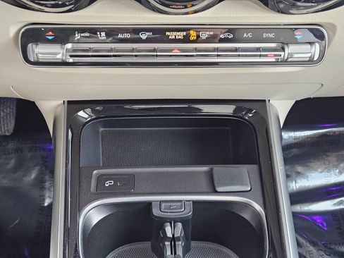 Certified 2022 Mercedes-Benz GLB 250 image 18