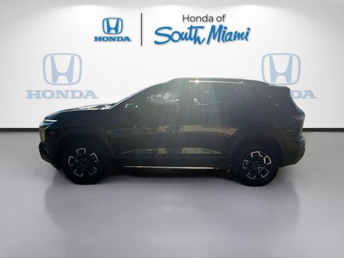 Used 2025 Chevrolet Equinox ACTIV w/ Safety and Technology Package image 4