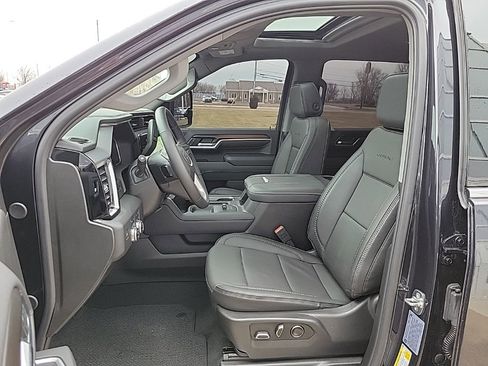 Used 2025 GMC Sierra 2500 Denali image 8