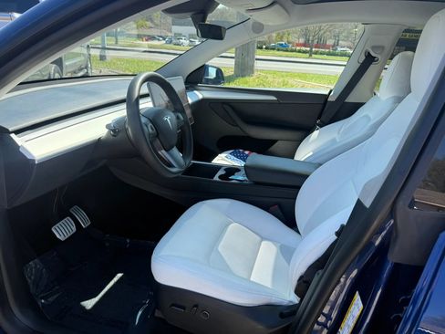 Used 2023 Tesla Model Y Performance AWD/4WD image 12