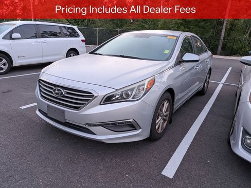 Used 2015 Hyundai Sonata SE w/ Option Group 02 FWD image 3