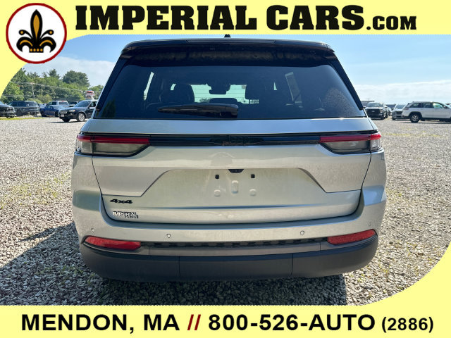New 2026 Jeep Grand Cherokee Altitude AWD/4WD image 10