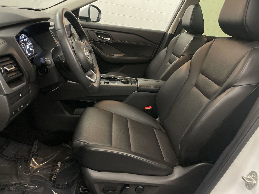 Used 2024 Nissan Rogue SV w/ SV Premium Package AWD/4WD image 13