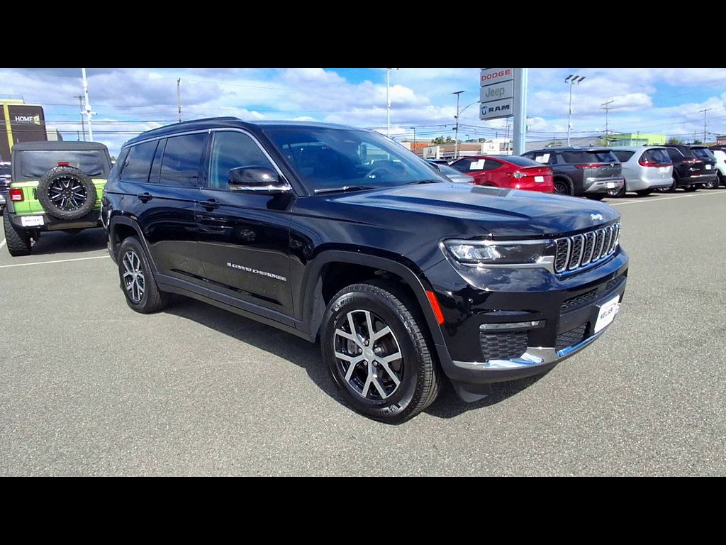 Used 2025 Jeep Grand Cherokee L Limited AWD/4WD image 2