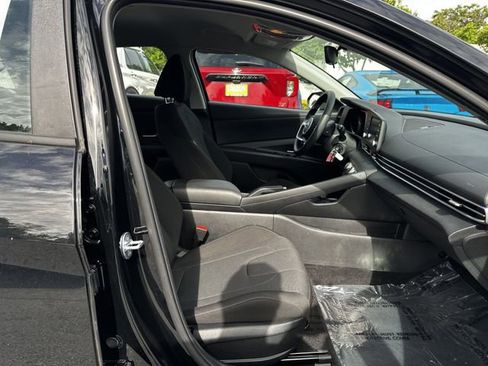 Used 2023 Hyundai Elantra SE FWD image 33
