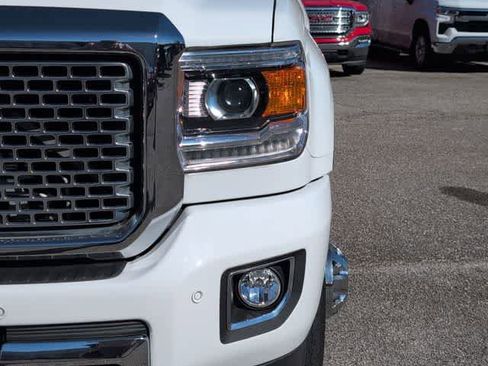 Used 2015 GMC Sierra 3500 Denali w/ Duramax Plus Package image 11