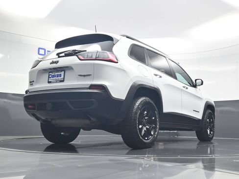 Used 2019 Jeep Cherokee Trailhawk w/ Comfort/Convenience Group AWD/4WD image 46