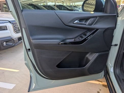 Used 2025 Chevrolet Equinox LT w/ Safety and Technology Package FWD image 20