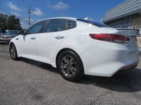 Used 2017 Kia Optima LX w/ Value Package FWD image 3