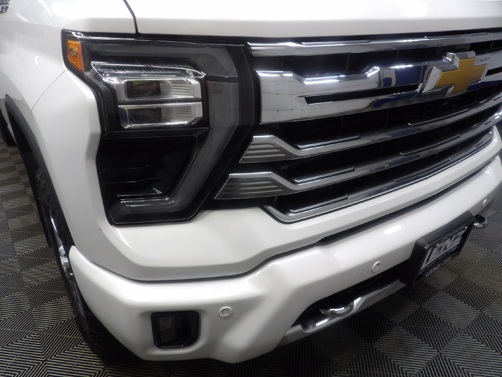 Used 2024 Chevrolet Silverado 2500 High Country w/ High Country Premium Package AWD/4WD image 49