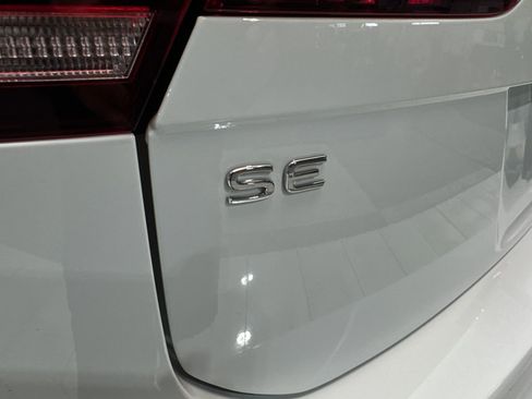 Used 2024 Volkswagen Tiguan SE FWD image 23