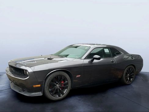 Used 2014 Dodge Challenger SRT8 image 1