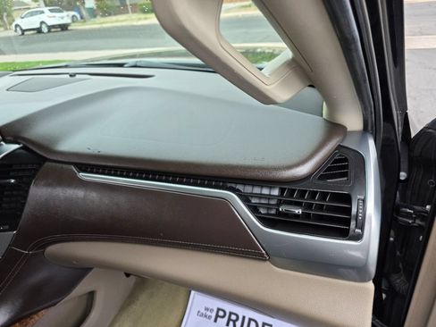 Used 2016 Chevrolet Suburban LTZ AWD/4WD image 33