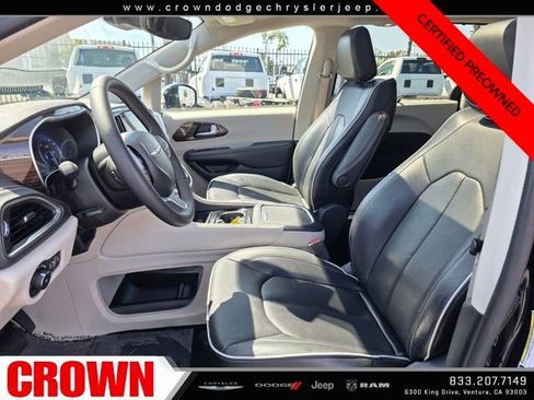 Used 2023 Chrysler Pacifica Limited image 21