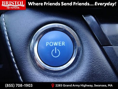 Used 2018 Toyota RAV4 LE image 27