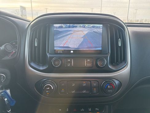 Used 2021 GMC Canyon Denali image 16