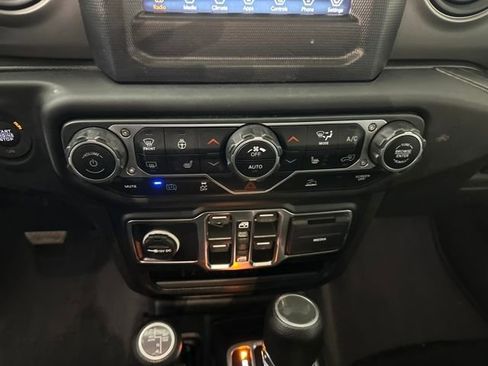 Used 2023 Jeep Wrangler Unlimited w/ Cold Weather Group image 23