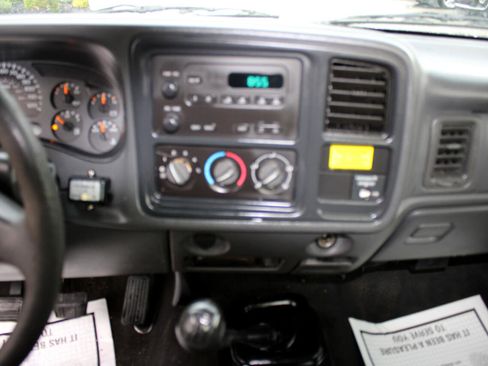 Used 2003 GMC Sierra 3500 2WD image 24