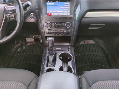 Used 2018 Ford Explorer XLT w/ Equipment Group 201A FWD image 19