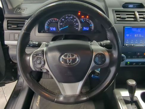Used 2014 Toyota Camry SE FWD image 27