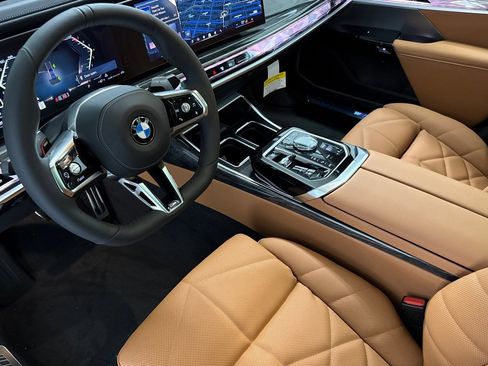 New 2026 BMW 740i image 4