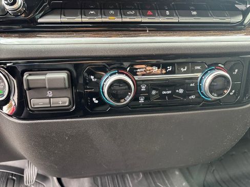 New 2026 GMC Sierra 1500 SLE image 24