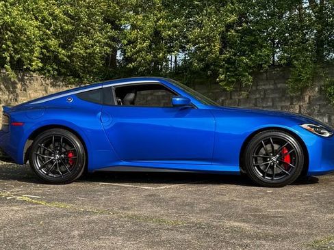 Used 2025 Nissan Z Performance w/ Floor Mat Package RWD image 3