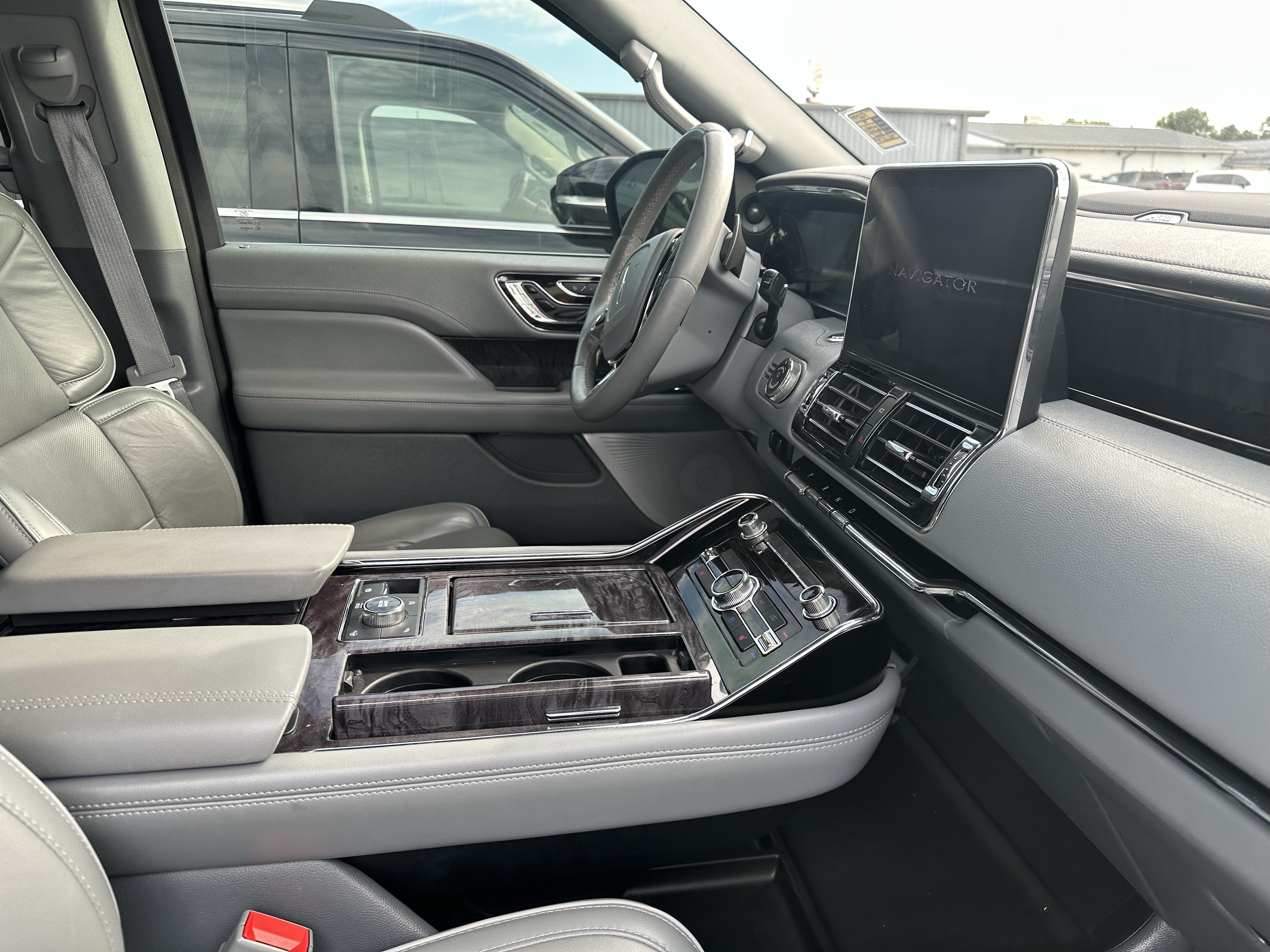 Used 2019 Lincoln Navigator Reserve AWD/4WD image 13